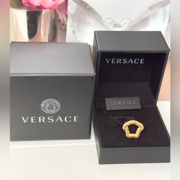 Versace Gold w Pink Crystals Embellished Medusa Greca Ring - NEW - Picture 5 of 5